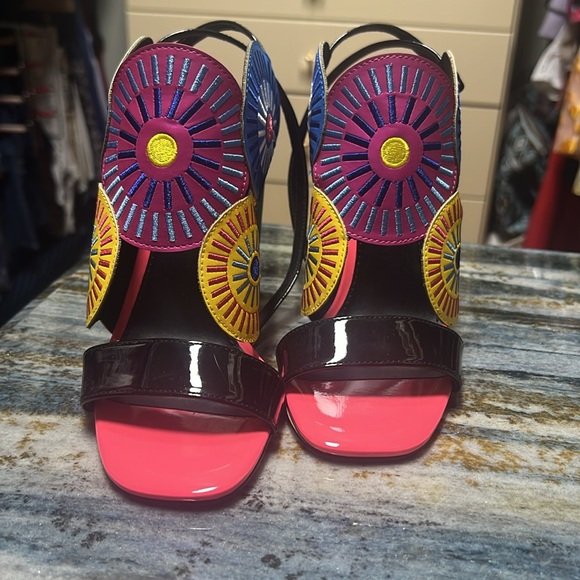 EXE LUCIA Block Heel Sandal - Picture 2 of 5